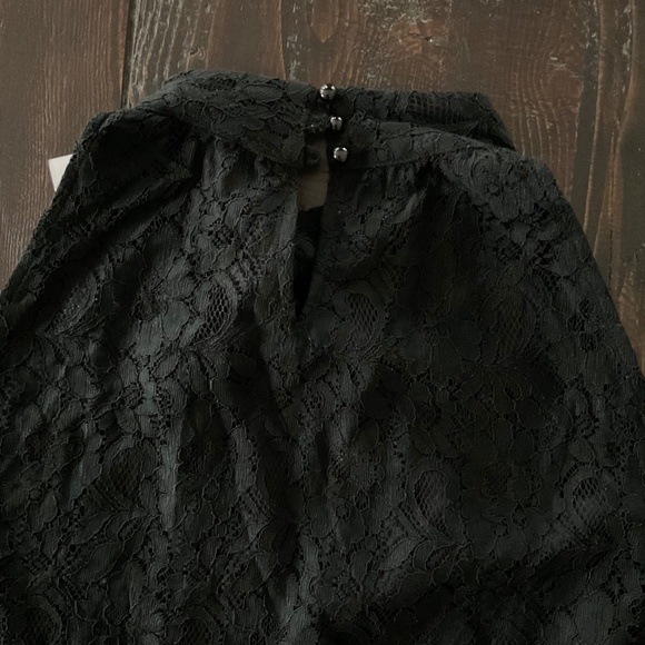 Black Mock Neck Lace Tank Top - Picture 3 of 3